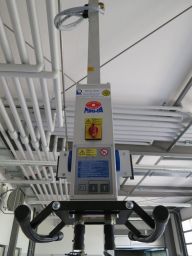 Energieampel mit integrierter Hebebuehnen-Steuerung.JPG