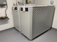 Oelraum - Frischoel und Altoel jeweils in doppelwandigen Stahltanks